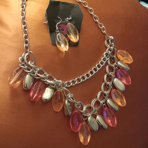 Necklace & Earring Set - Picture 4 of 6